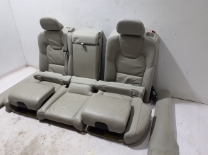 VOLVO XC60 (2017–2026) Rear seat and its components - 3
