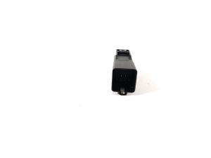 AUDI A4 B9 (2015–2026) Glow plug relay 038907281D - 3