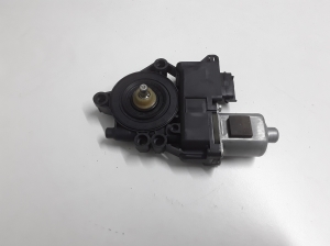 Kia Sorento (2009–2014) Rear side door window regulator motor 834602P010 - 4