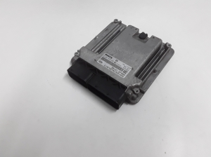 Kia Sorento (2009–2014) Engine control unit 391012F800 - 3