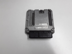 Kia Sorento (2009–2014) Engine control unit 391012F800 - 4
