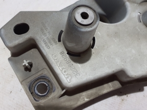 VOLVO XC60 (2017–2026) Front fender bracket 32288928 - 2
