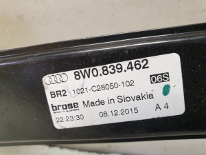 AUDI A4 B9 (2015–2026) Aizmugurējo durvju logu pacēlājs 8W0839462 - 2