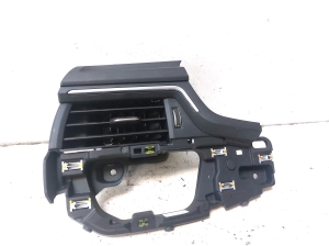 AUDI A4 B9 (2015–2026) Dashboard air vent grilles 8W1820901 - 3