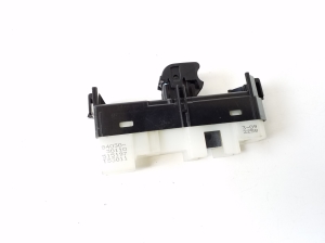 LEXUS LS (2000–2006) Front door glass switch 8403030110 - 2