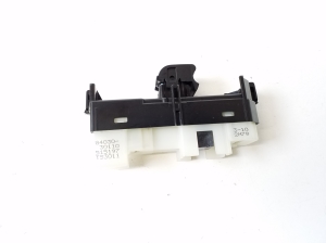 LEXUS GS (2005–2011) Priekšējo durvju stikla slēdzis 8403030110 - 2