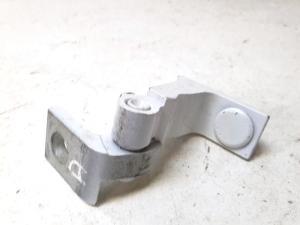 AUDI A4 B9 (2015–2026) Front door lower hinge 8W0831403A - 4