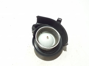 Moteur de ventilateur d’habitacle - 32241017