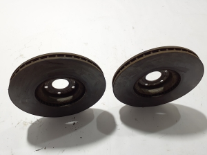 VOLVO XC60 (2017–2026) Eesmine piduriketas 31471752 - 2