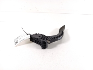 AUDI A4 B9 (2015–2026) Gaasipedaal 8W1723523 - 3