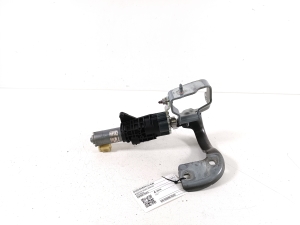 Moteur de fermeture du hayon - 8W9827852D