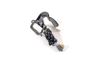 AUDI A4 B9 (2015–2026) Trunk lid soft-close actuator 8W9827851D - 4