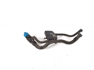 AUDI A4 B9 (2015–2026) Kütusepaagi täitetoru 8W0131963C - 4