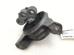 Engine mount - V05453