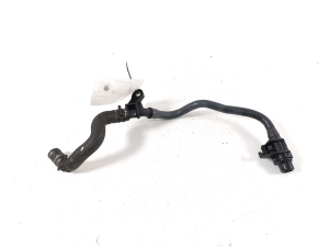 AUDI A4 B9 (2015–2026) Jahutusradiaatori voolik 8W0145670G - 2