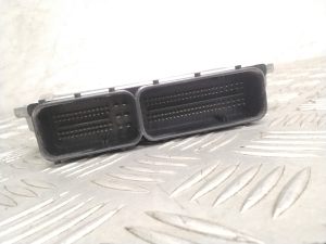 BMW X5 F15 (2013–2018) Motora vadības bloks 8582803 - 4