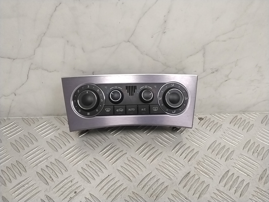 Mercedes Benz CLK-Class 209 (2002–2009) Heater control panel A2038304085 Mercedes Benz CLK-Class 209 (2002–2009) Heater control panel A2038304085