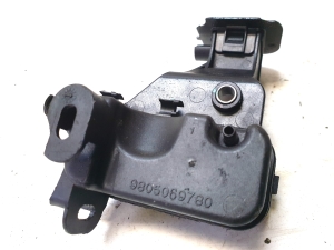 Ford Galaxy (2015–2026) Muu vaakumosa 9805069780 - 2