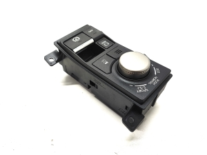LEXUS NX (2014–2021) Chassis control module 75H258 - 5