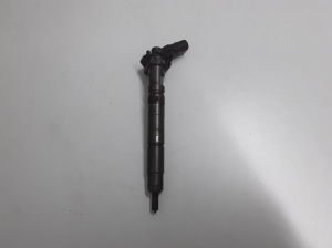 Injektor Einspritzdüse - 338002F000