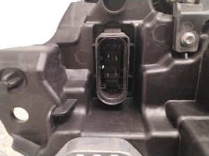 VOLVO S90 (2016–2026) Esituli 31689196 - 3