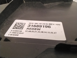 VOLVO S90 (2016–2026) Esituli 31689196 - 5