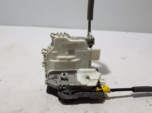 AUDI A4 B9 (2015–2026) Rear side door lock 8X0839016C - 2
