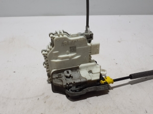 AUDI A4 B9 (2015–2026) Front door lock 8X1837016B - 3
