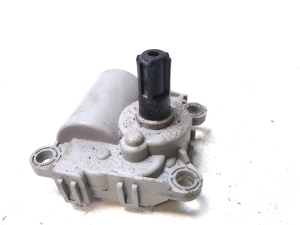 Hyundai Tucson (2015–2026) Salongi soojenduse klapi mootor D267NFFAA01 - 3