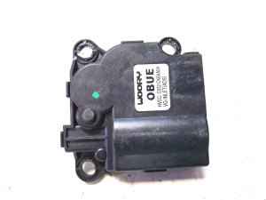 Hyundai Santa Fe (2012–2018) Heater flap actuator HVCCD332CK8AA04 - 3