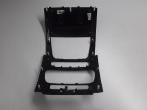Kia Sorento (2009–2014) Dashboard trim X847752P205 - 2