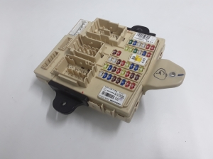 Kia Sorento (2009–2014) Kaitsmekarp salongis 954002P656 - 2