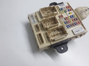 Kia Sorento (2009–2014) Kaitsmekarp salongis 954002P656 - 3