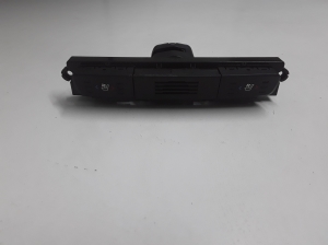 Kia Sorento (2009–2014) Heated seat switch 933402P005 - 3