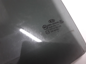 Kia Sorento (2009–2014) Aizmugurējo sānu durvju stikls 834112P010 - 3
