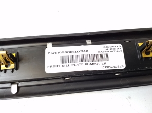 Jeep Grand Cherokee WK2 (2010–2026) Inner sill trim 5SQ05DX9AC - 2