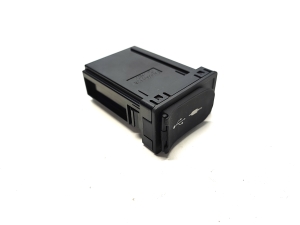 LEXUS NX (2014–2021) AUX socket 8619078010 - 2