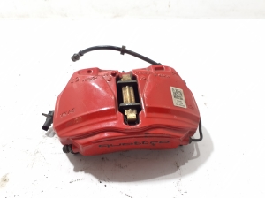 AUDI A4 B9 (2015–2026) Eesmine pidurisadul 8W0615107AA - 3