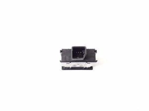 Jeep Grand Cherokee WK2 (2010–2026) USB port 68145567AA - 2