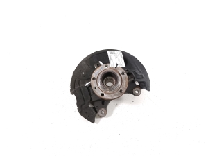   Front wheel hub  -  