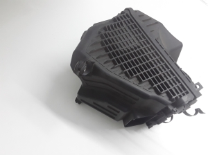 Kia Sorento (2009–2014) Luftfiltergehäuse 281102W300 - 4
