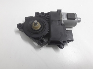 Kia Sorento (2009–2014) Rear side door window regulator motor 834502P010 - 4