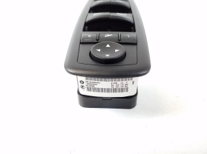 Jeep Grand Cherokee WK2 (2010–2026) Front door glass switch 68184803AC - 2