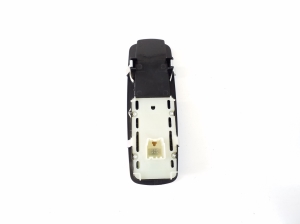 Jeep Grand Cherokee WK2 (2010–2026) Front door glass switch 68086692AE - 3