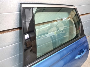 Opel Crossland X X 75 (2017–2026) Rear side doors - 5