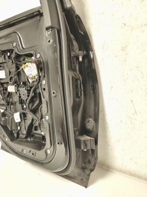 Mercedes Benz C-Class 205 (2014–2021) Tagumised küljeuksed - 5