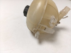 Opel Corsa F (2019–2026) Coolant reservoir 9824198680 - 4