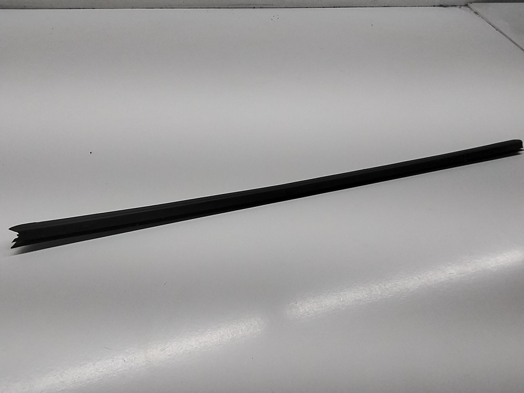 Skoda Citigo (2011–2026) Front door inner window molding 1S3837478A Skoda Citigo (2011–2026) Front door inner window molding 1S3837478A
