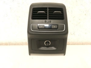 Autre pièce de la console centrale - 8W0864376