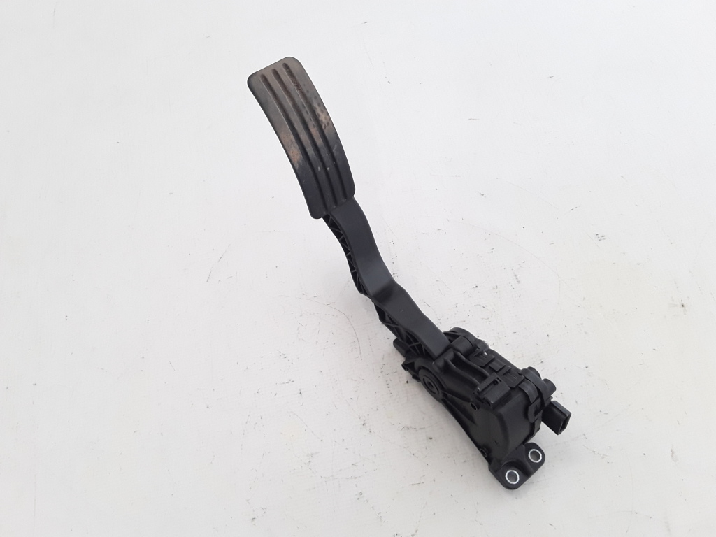 DACIA Sandero 2 generation (2013-2020) Throttle Pedal 180106136R 21084267